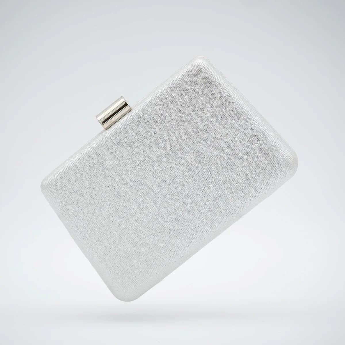 Bolso Clutch de Fiesta en Polipiel con Acabado Brillante Plata 41442 - Imagen 2
