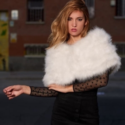 ESTOLA PLUMA MARABÚ BLANCO ROTO - Imagen 1