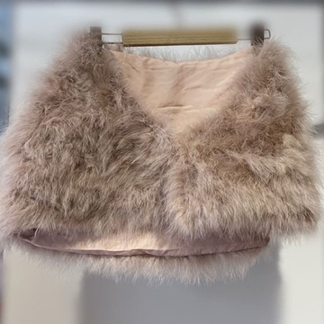 ESTOLA PLUMAS MARABÚ BEIGE - Imagen 2