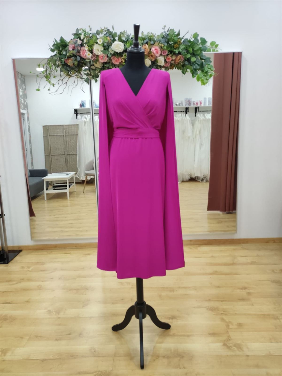 OUTLET VESTIDO DE FIESTA CAPA JUAN MARCOS 2814 - Imagen 2