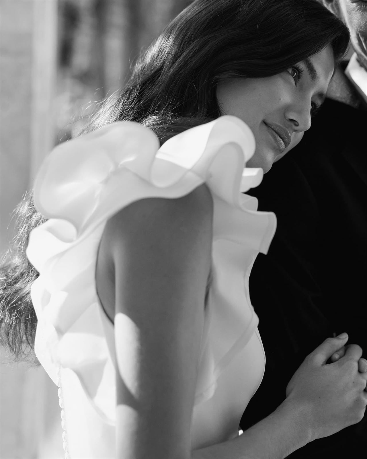 Outlet Vestido de Novia de Adriana Alier (Atenas) - Imagen 1