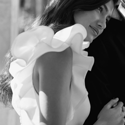 Outlet Vestido de Novia de Adriana Alier (Atenas) - Imagen 1