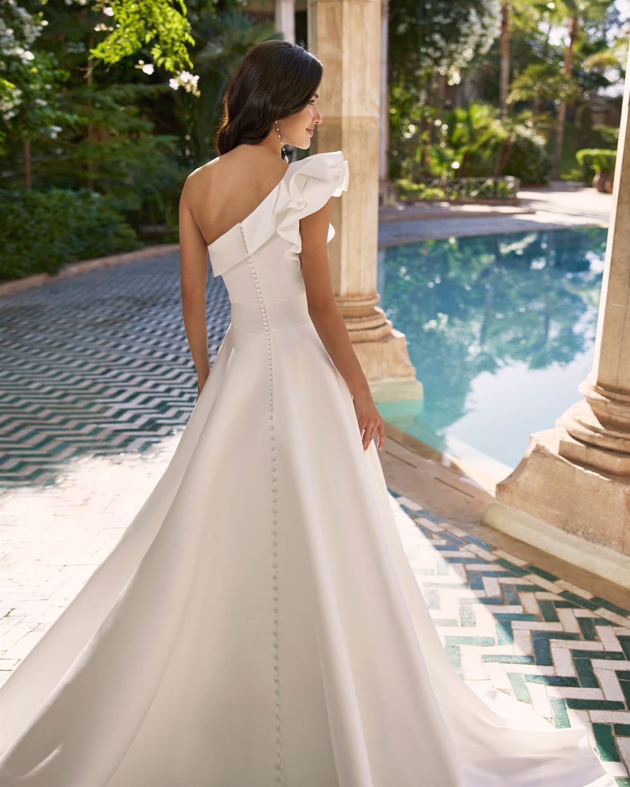 Outlet Vestido de Novia de Adriana Alier (Atenas) - Imagen 3