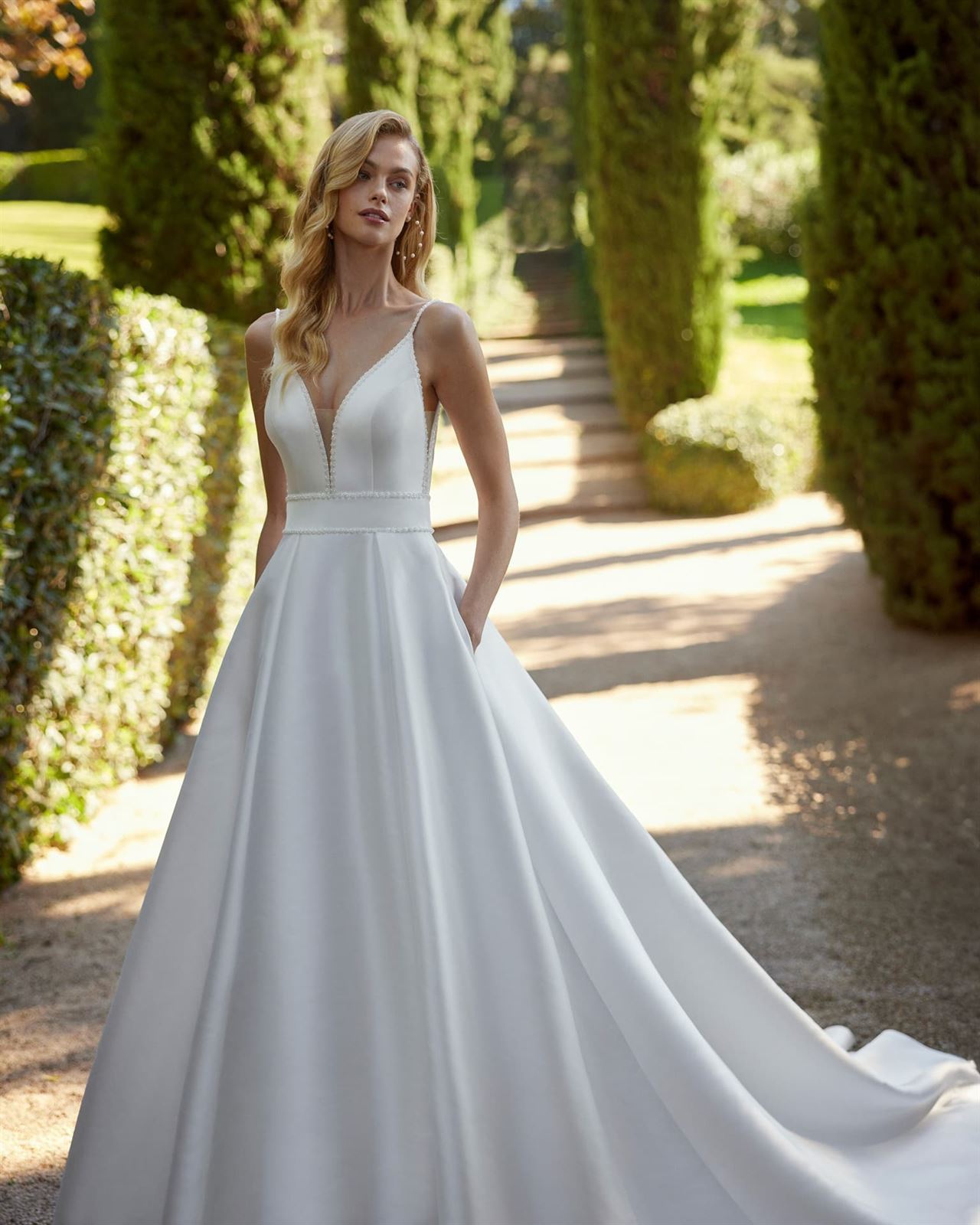 OUTLET Vestido de Novia de Adriana Alier (Dora) - Imagen 1