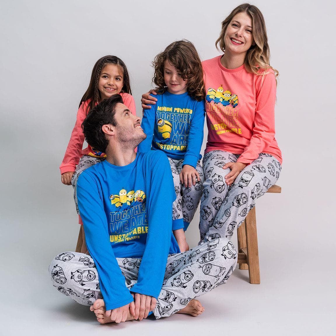 PIJAMA FAMILIAR HOMBRE MINIONS - 2900000395 - Imagen 3