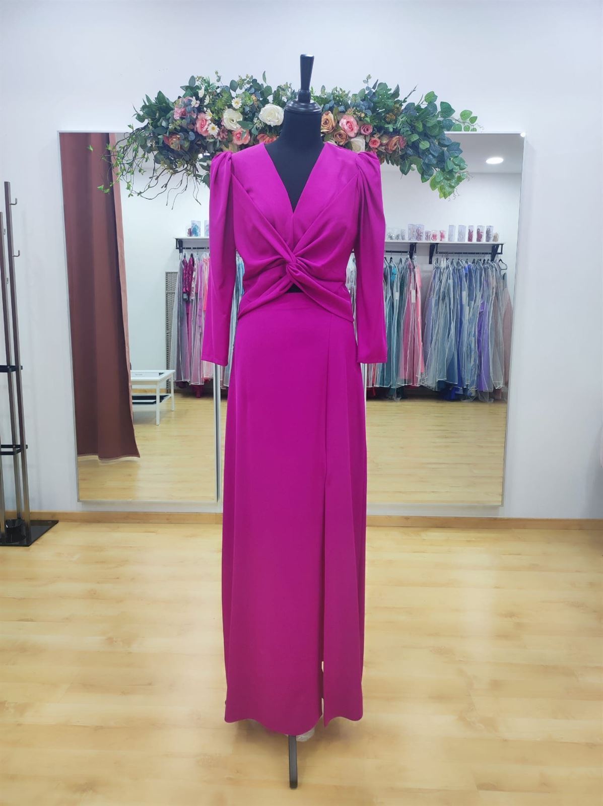 REBAJAS CONJUNTO TOP Y FALDA CENTELLA NEBLAK 507 - Imagen 1