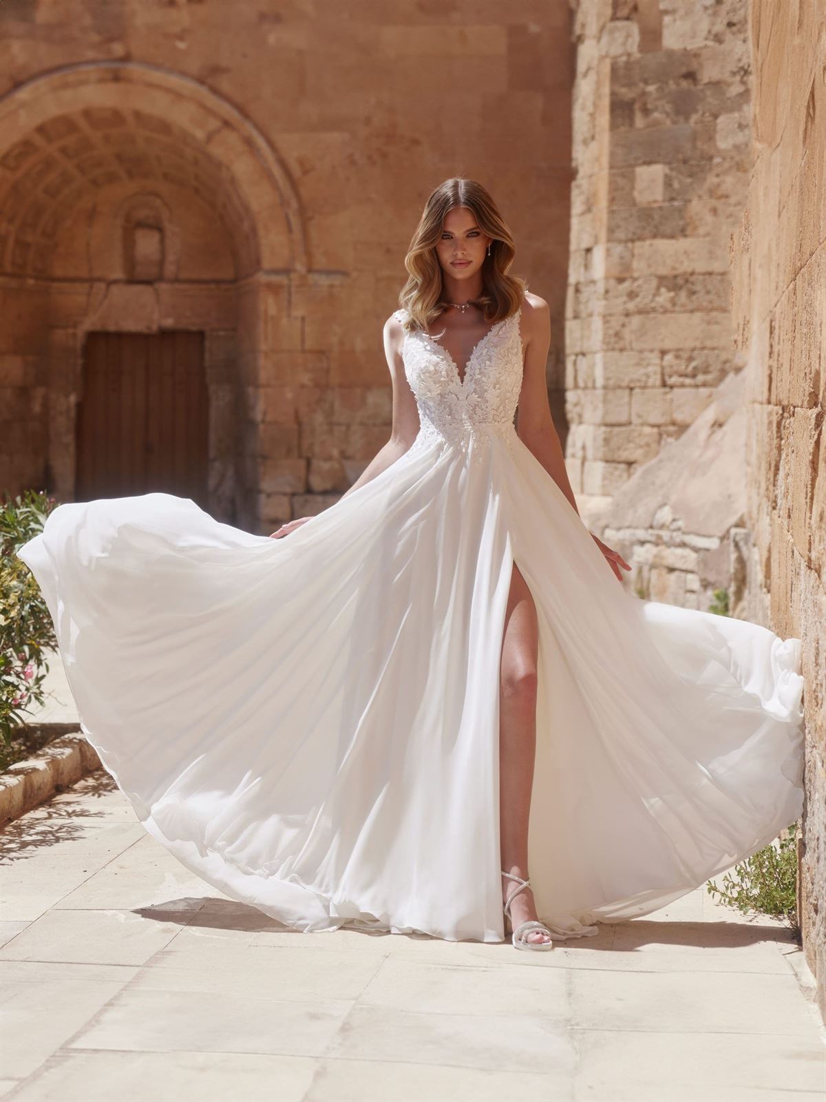 VESTIDO DE NOVIA KERENA DE BIANCO EVENTO - Imagen 5